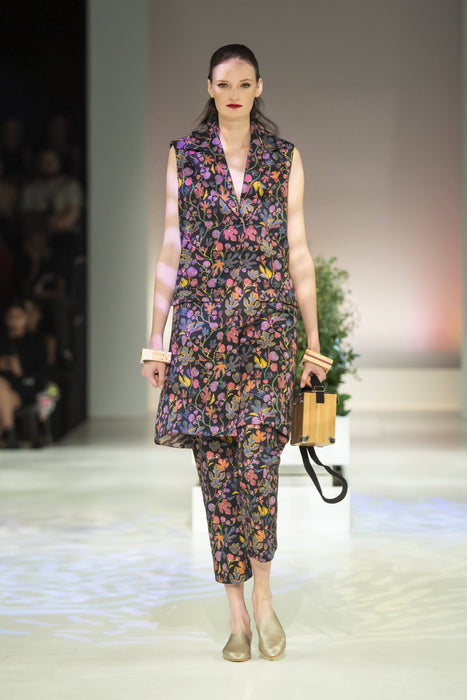 Danielle Frylinck Simone Sleeveless Coat