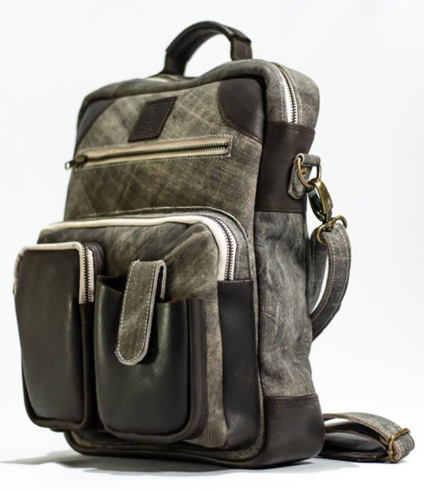 Zeri Leather Messenger Bag